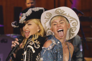 Miley Cyrus ft. Madonna - Don't Tell Me / We Can't Stop [Live]