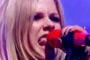 Avril Lavigne - Hot [Live]